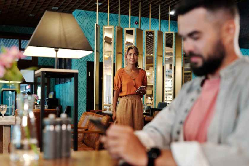 Exploring the dos and don'ts of 1st dates with women